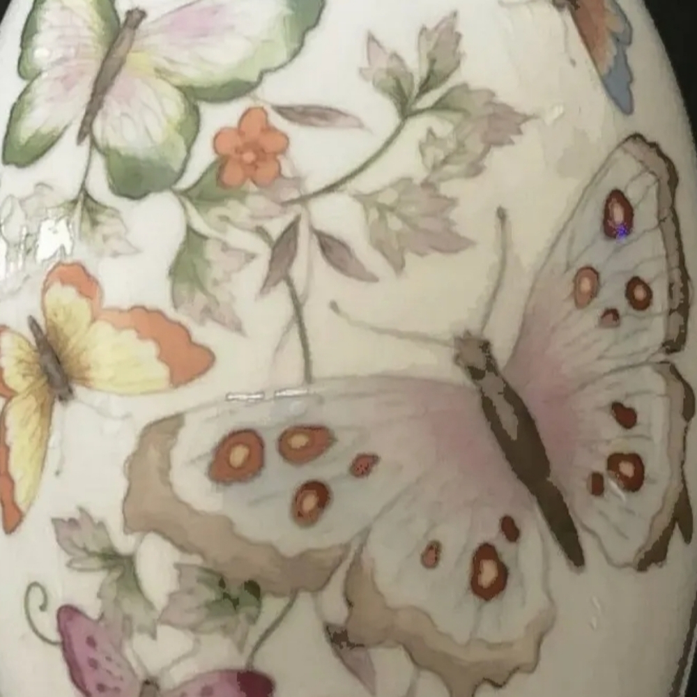*2A 1979 Avon porclain egg trinket box 22K gold trim vintage butterfly … - Picture 2 of 11